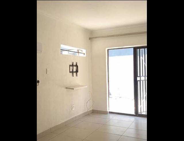 1 BEDROOM PROPERTY TO RENT IN CYRILDENE